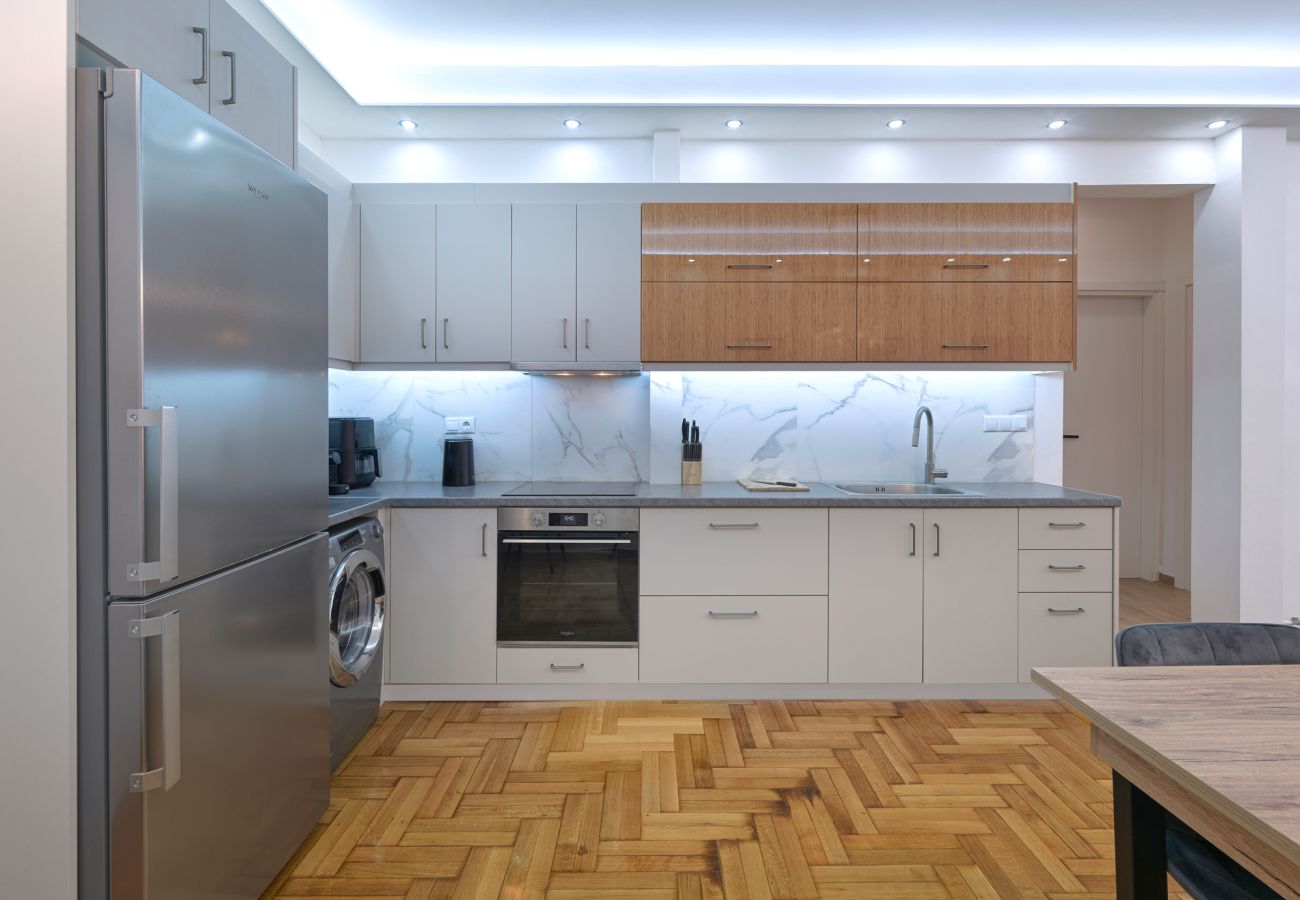 Apartment in Athens - Modern Comfort in Kipseli