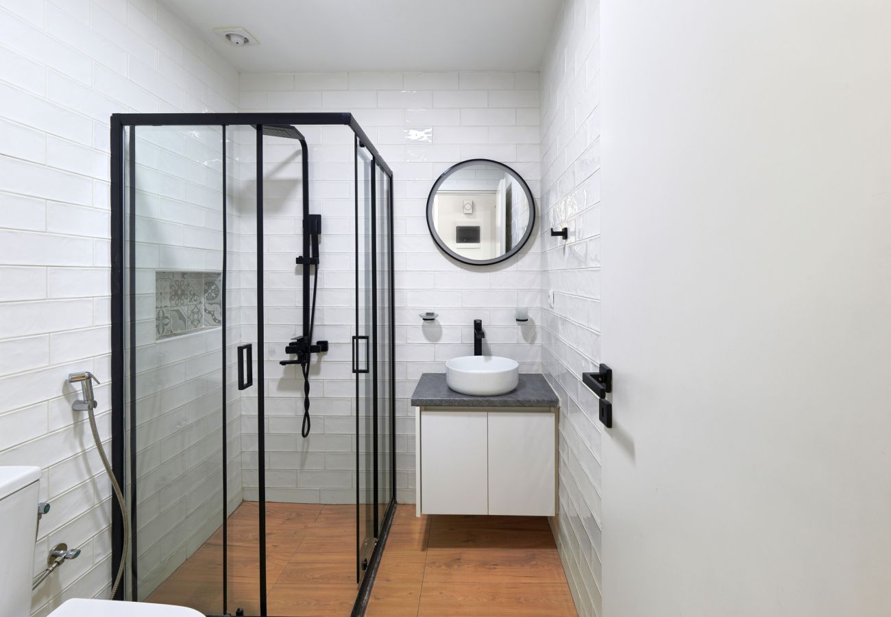 Apartment in Athens - Modern Comfort in Kipseli