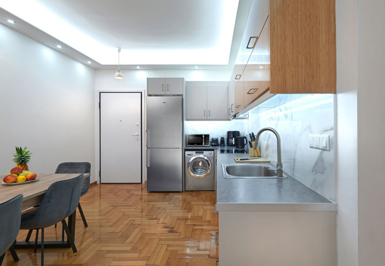 Apartment in Athens - Modern Comfort in Kipseli