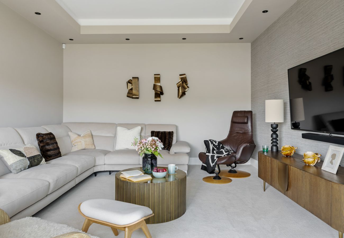 Fresh Escapes - Gable View - luxury riverside sanctuary