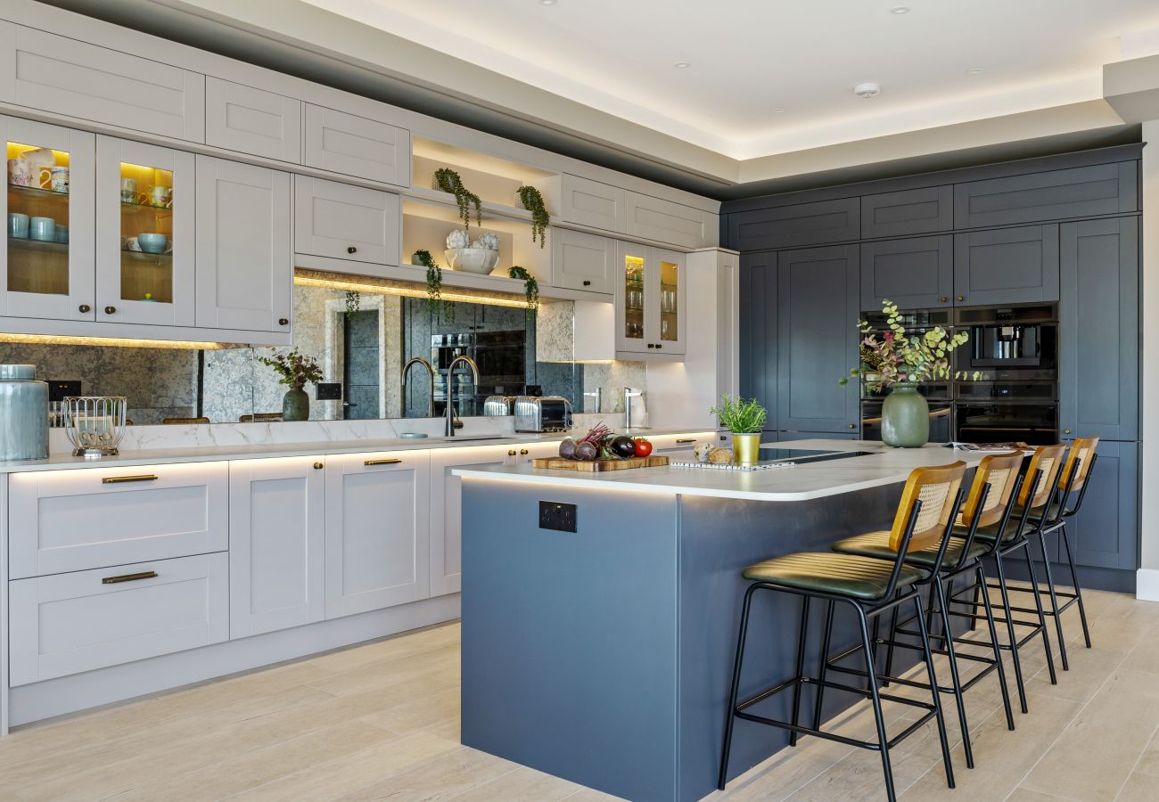 Fresh Escapes - Gable View - luxury riverside sanctuary sleeps 12