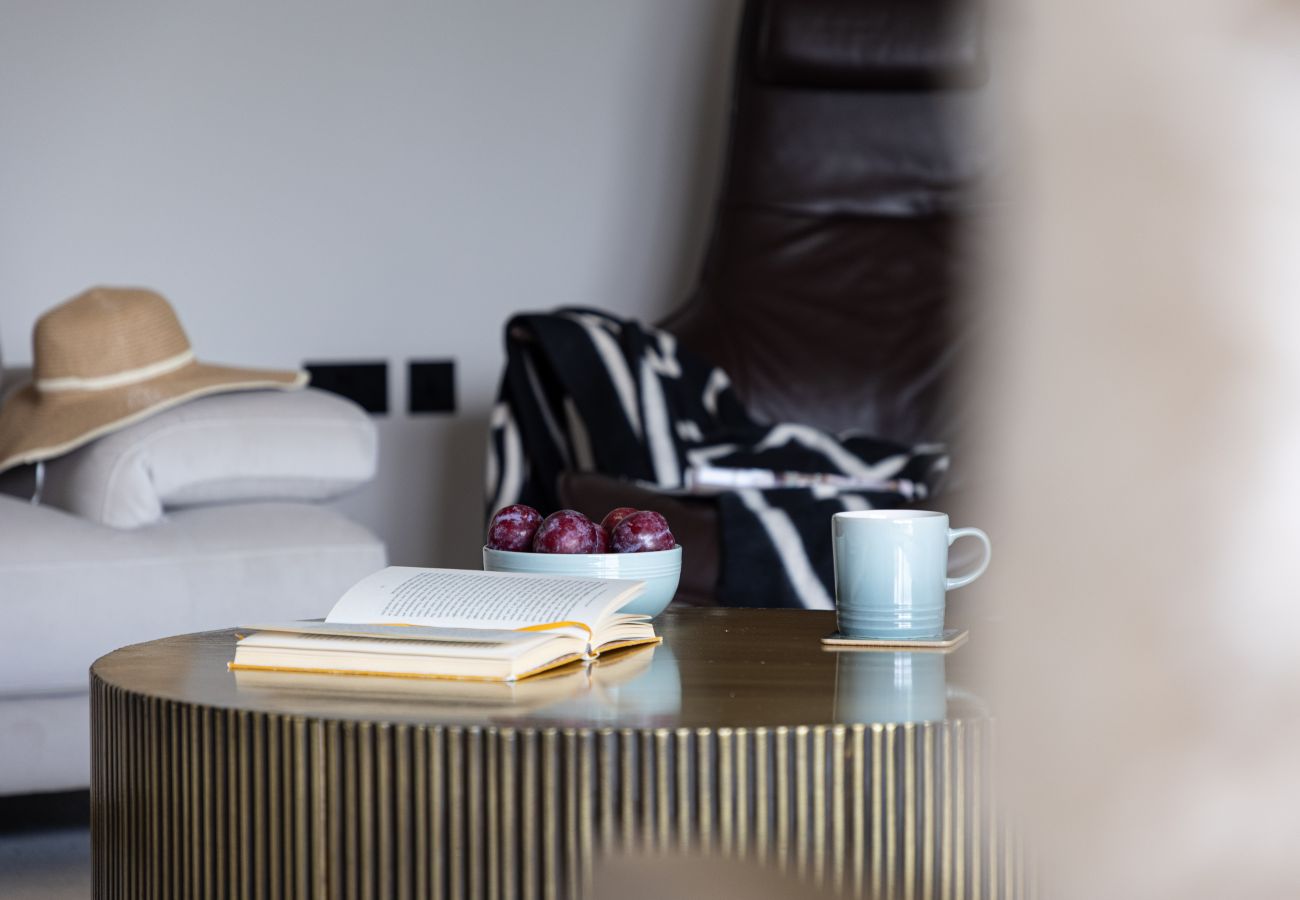 Fresh Escapes - Gable View - luxury riverside sanctuary sleeps 12