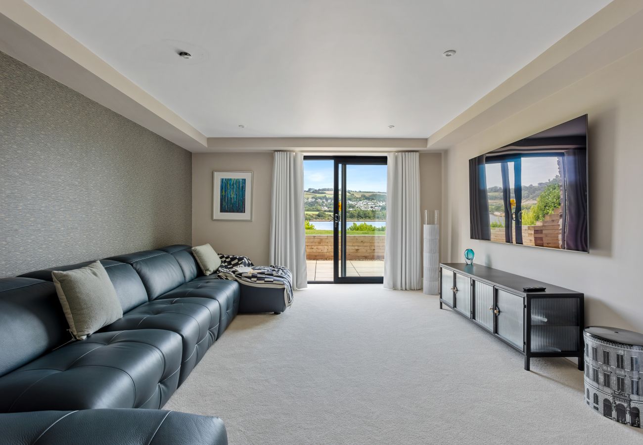 Fresh Escapes - Gable View - luxury riverside sanctuary sleeps 12