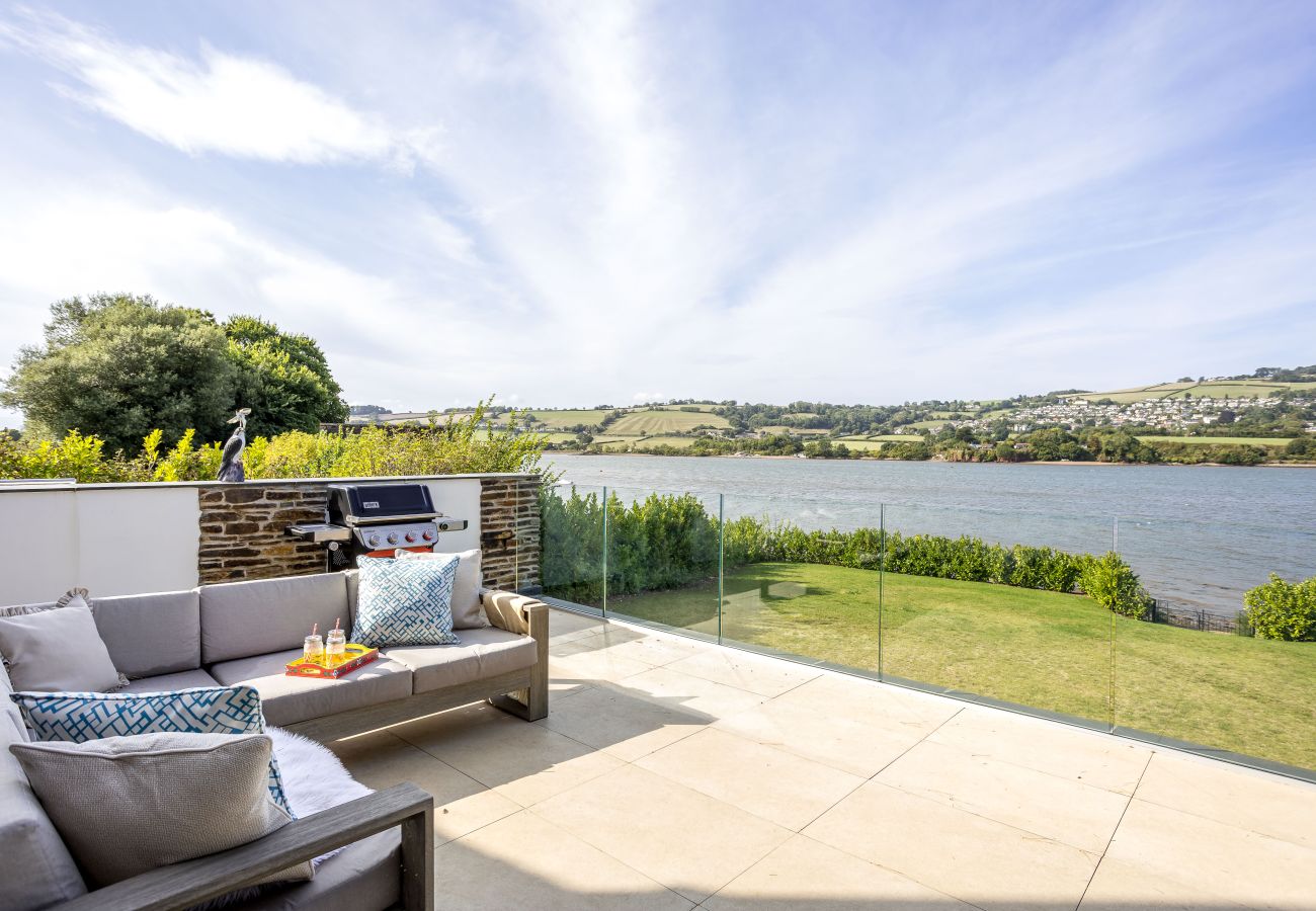 Fresh Escapes - Gable View - luxury riverside sanctuary