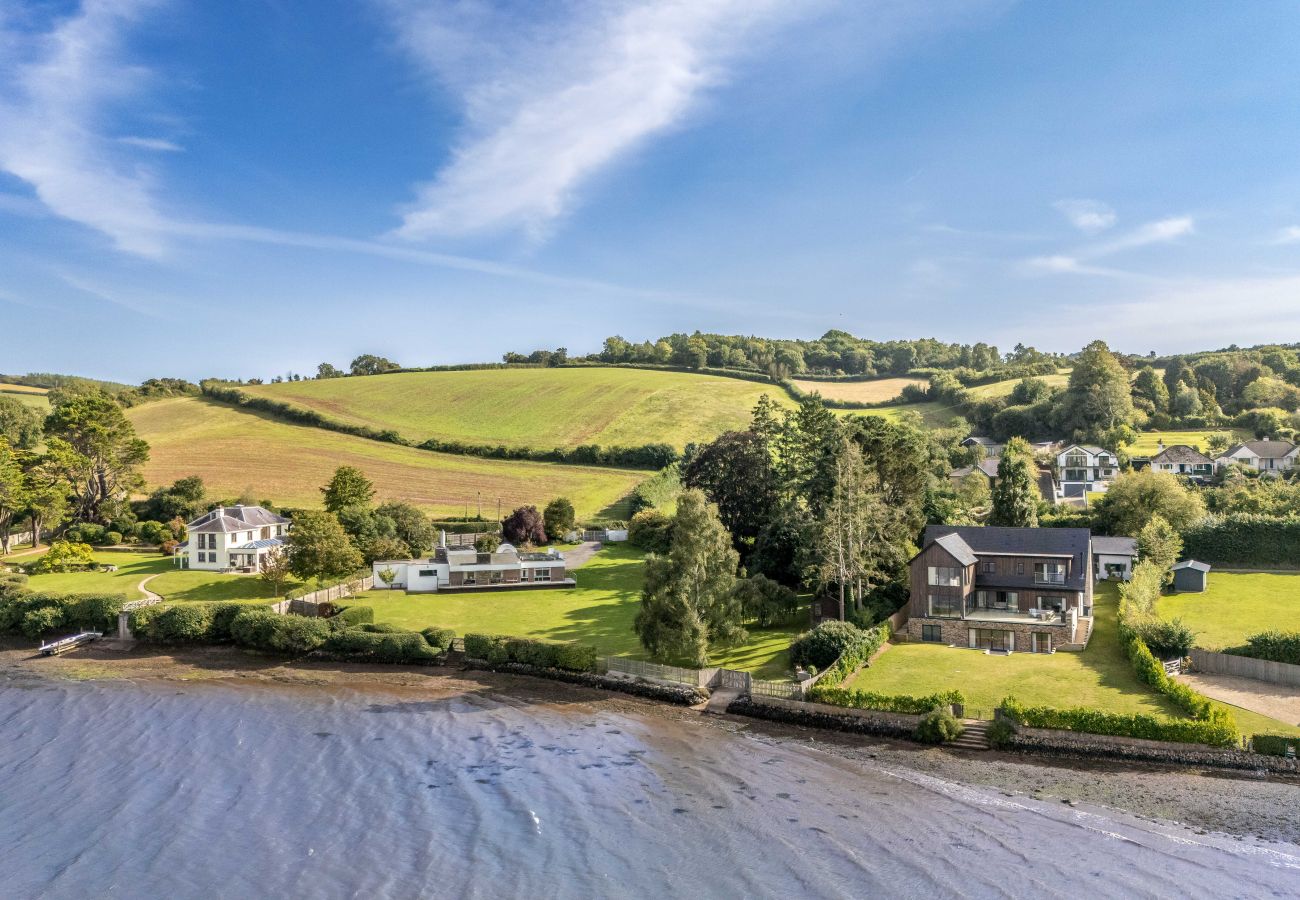 Fresh Escapes - Gable View - luxury riverside sanctuary