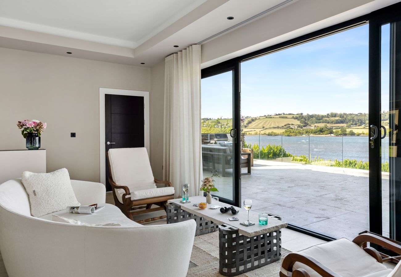 Fresh Escapes - Gable View - luxury riverside sanctuary sleeps 12