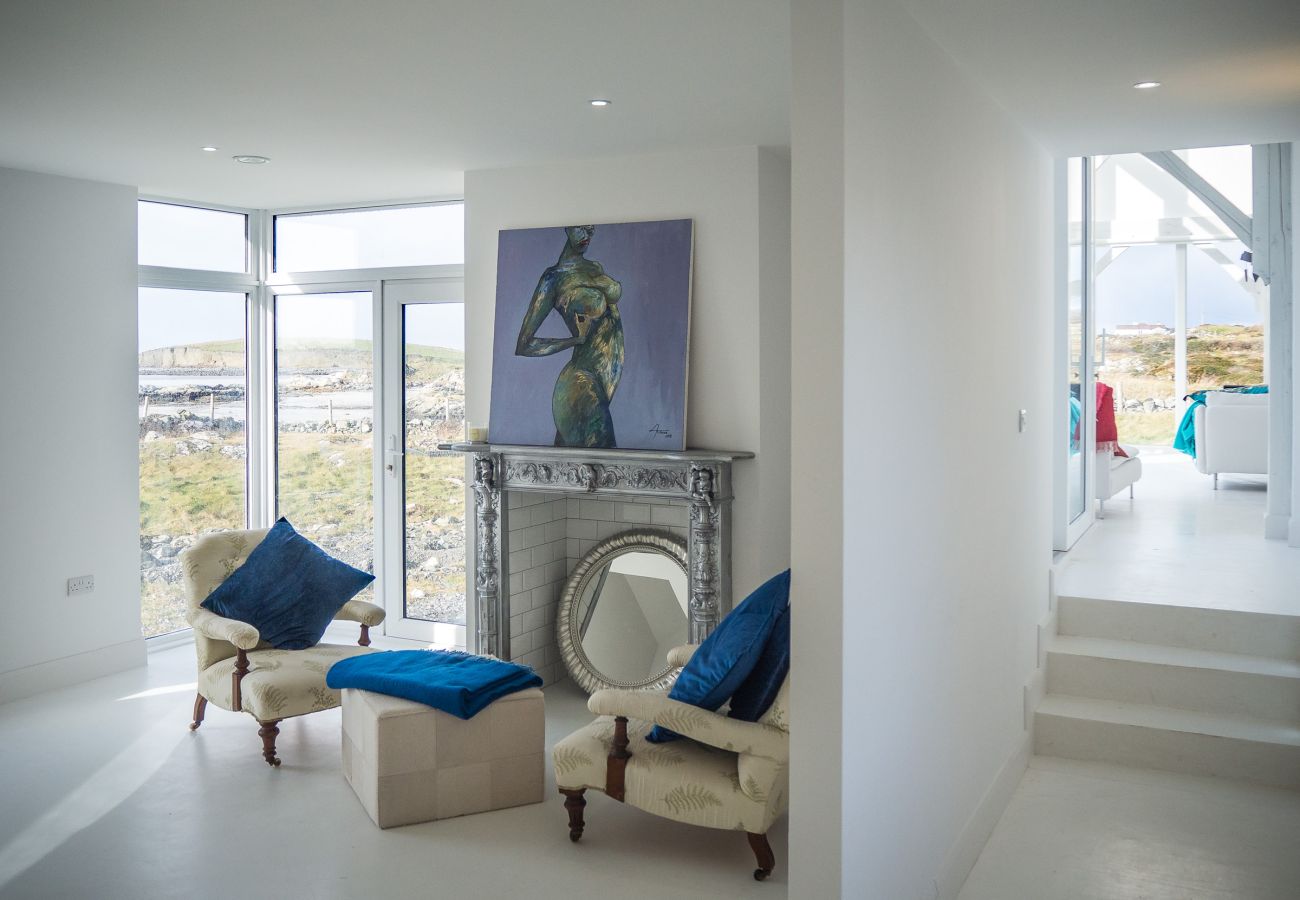 House in Ballyconneely - Doleen Quay House is a luxurious beach holiday home
