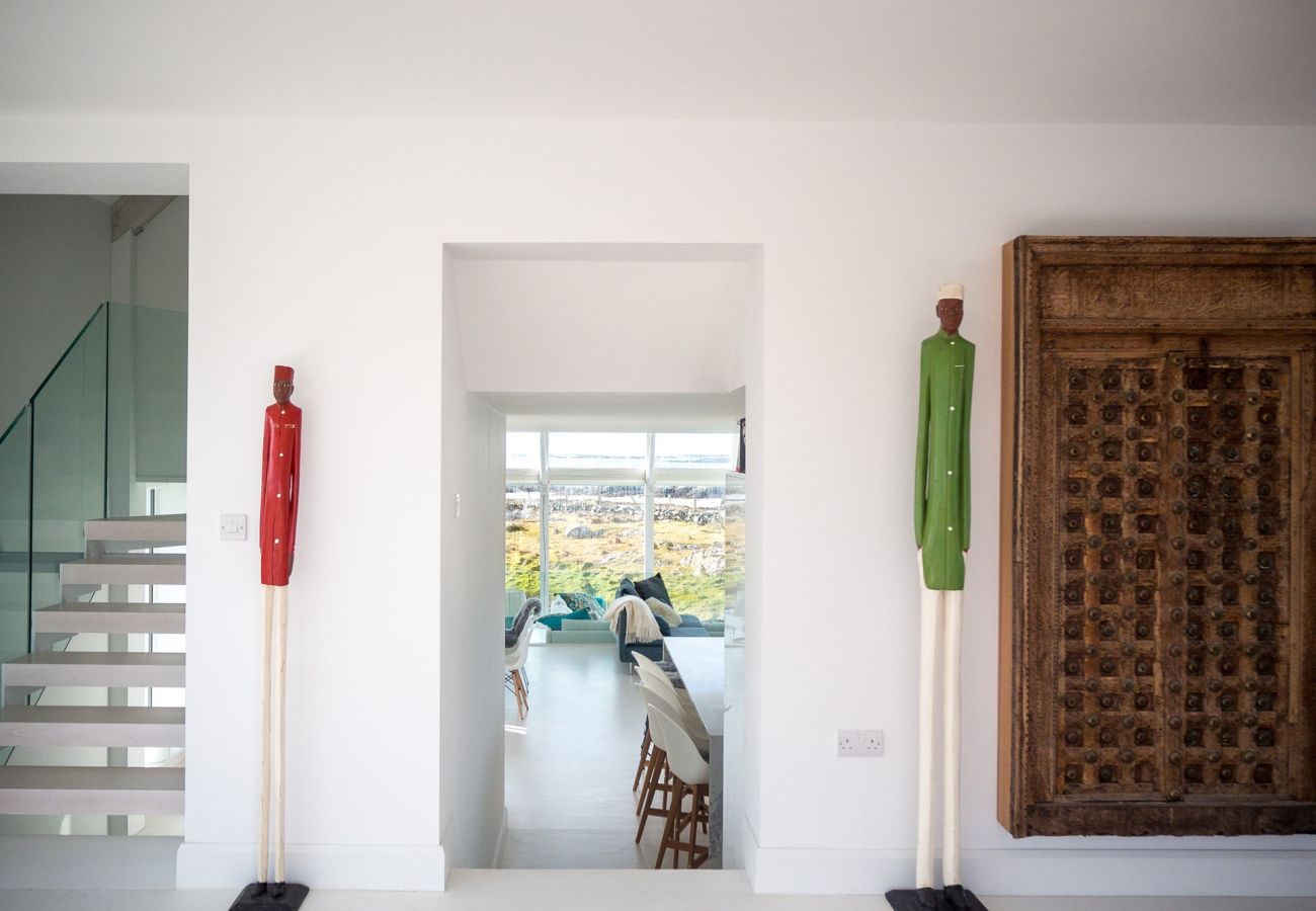 House in Ballyconneely - Doleen Quay House is a luxurious beach holiday home