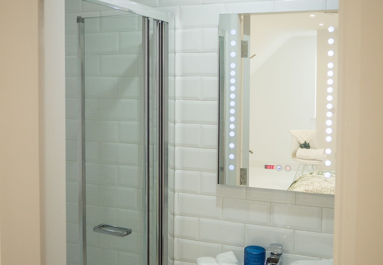 House in Ballyconneely - Doleen Quay House is a luxurious beach holiday home