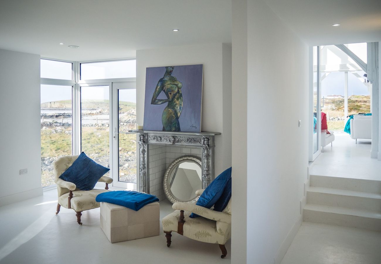 House in Ballyconneely - Doleen Quay House is a luxurious beach holiday home