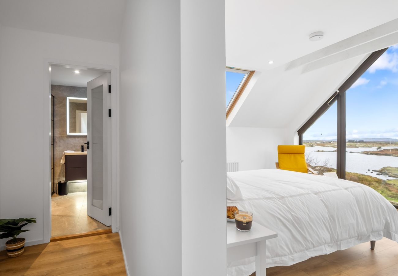 Cottage in Roundstone - GarraÍ Locha - Luxurious Cottage