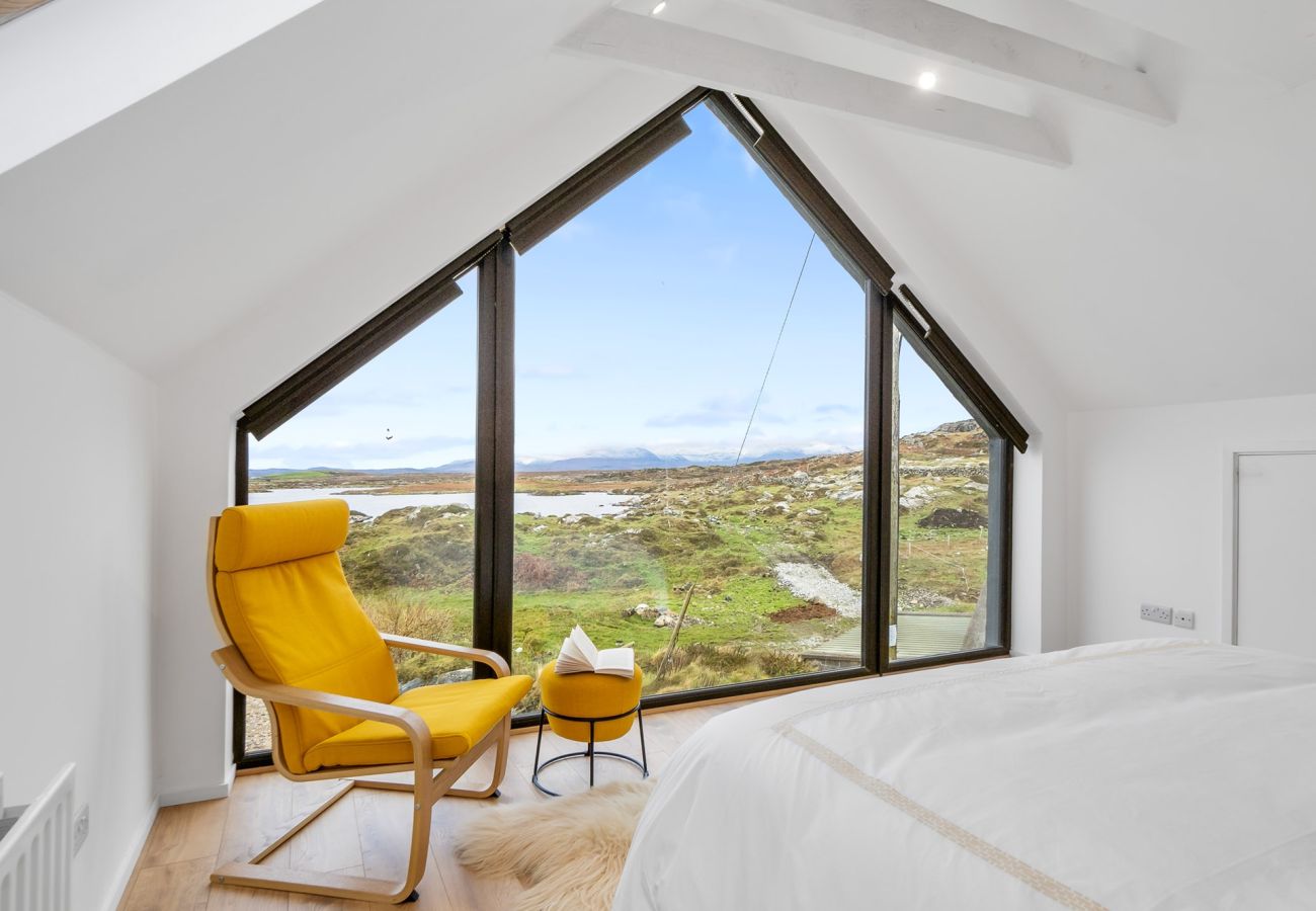 Cottage in Roundstone - GarraÍ Locha - Luxurious Cottage