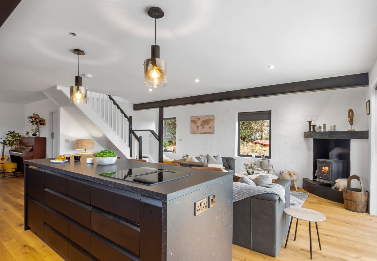 Cottage in Roundstone - GarraÍ Locha - Luxurious Cottage