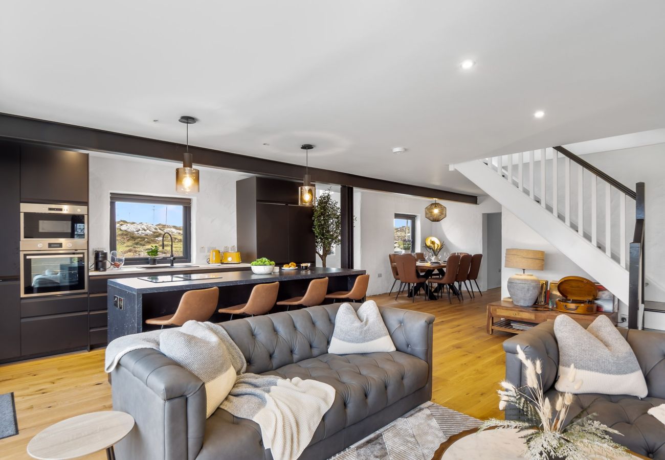 Cottage in Roundstone - GarraÍ Locha - Luxurious Cottage