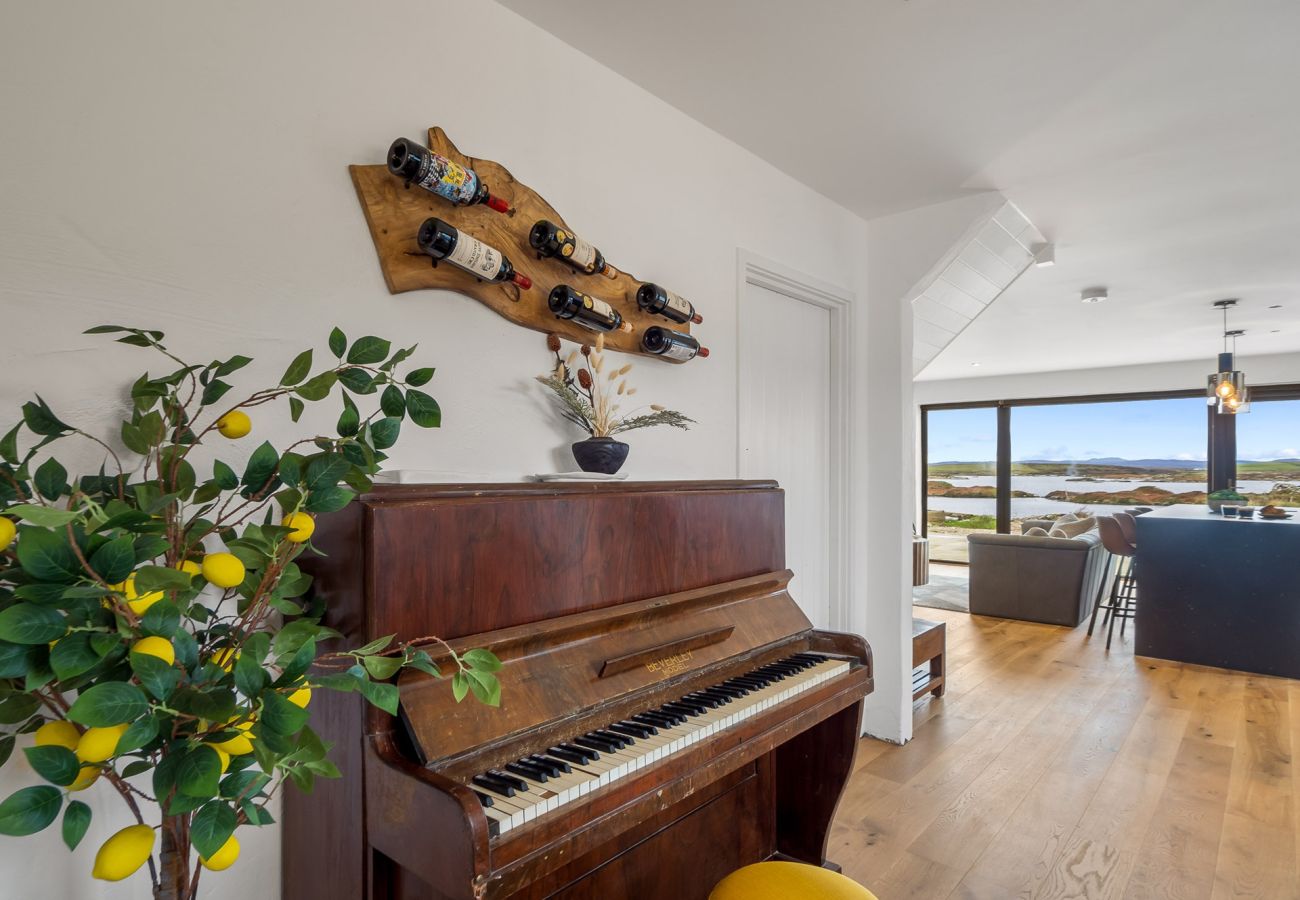 Cottage in Roundstone - GarraÍ Locha - Luxurious Cottage