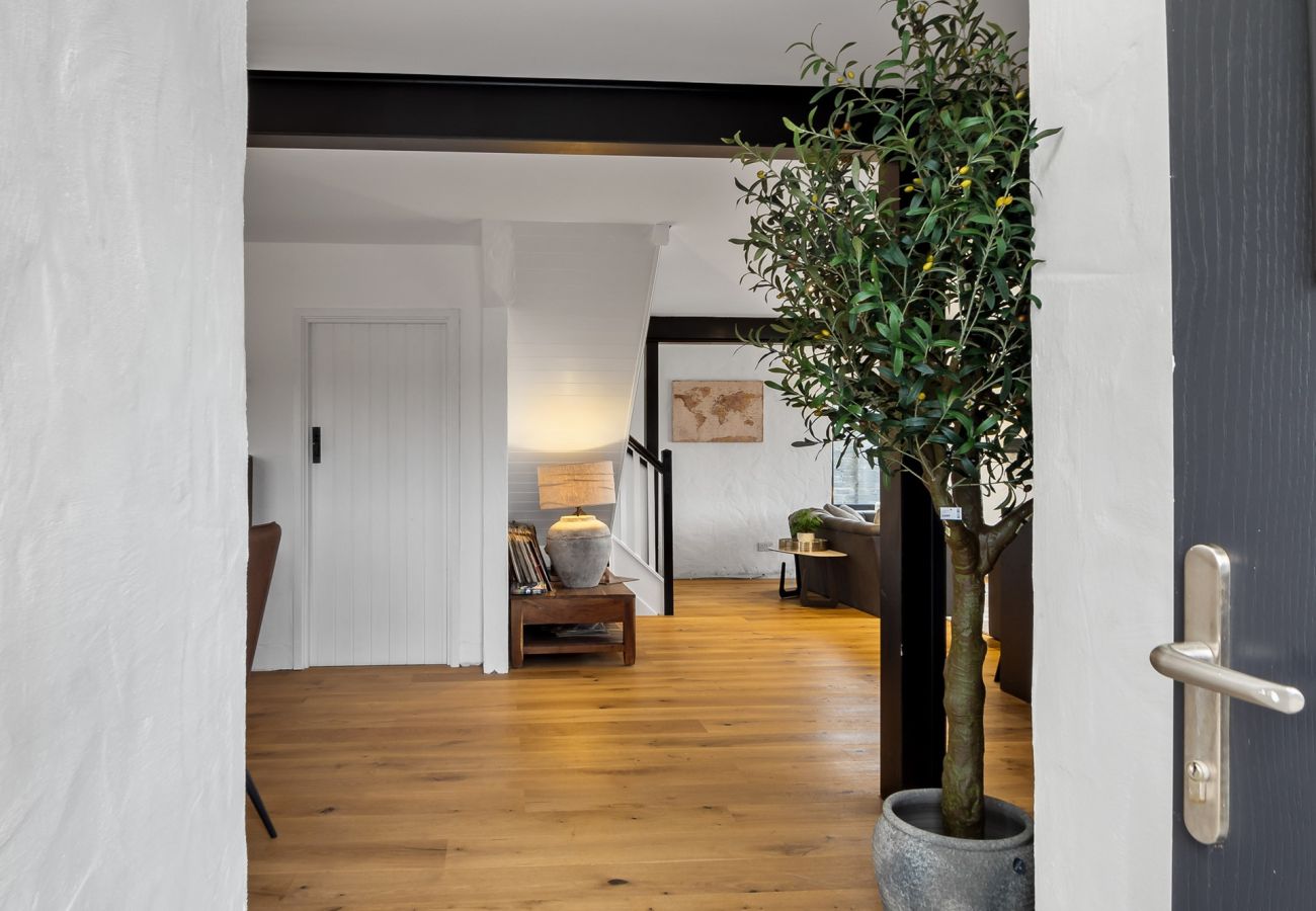 Cottage in Roundstone - GarraÍ Locha - Luxurious Cottage
