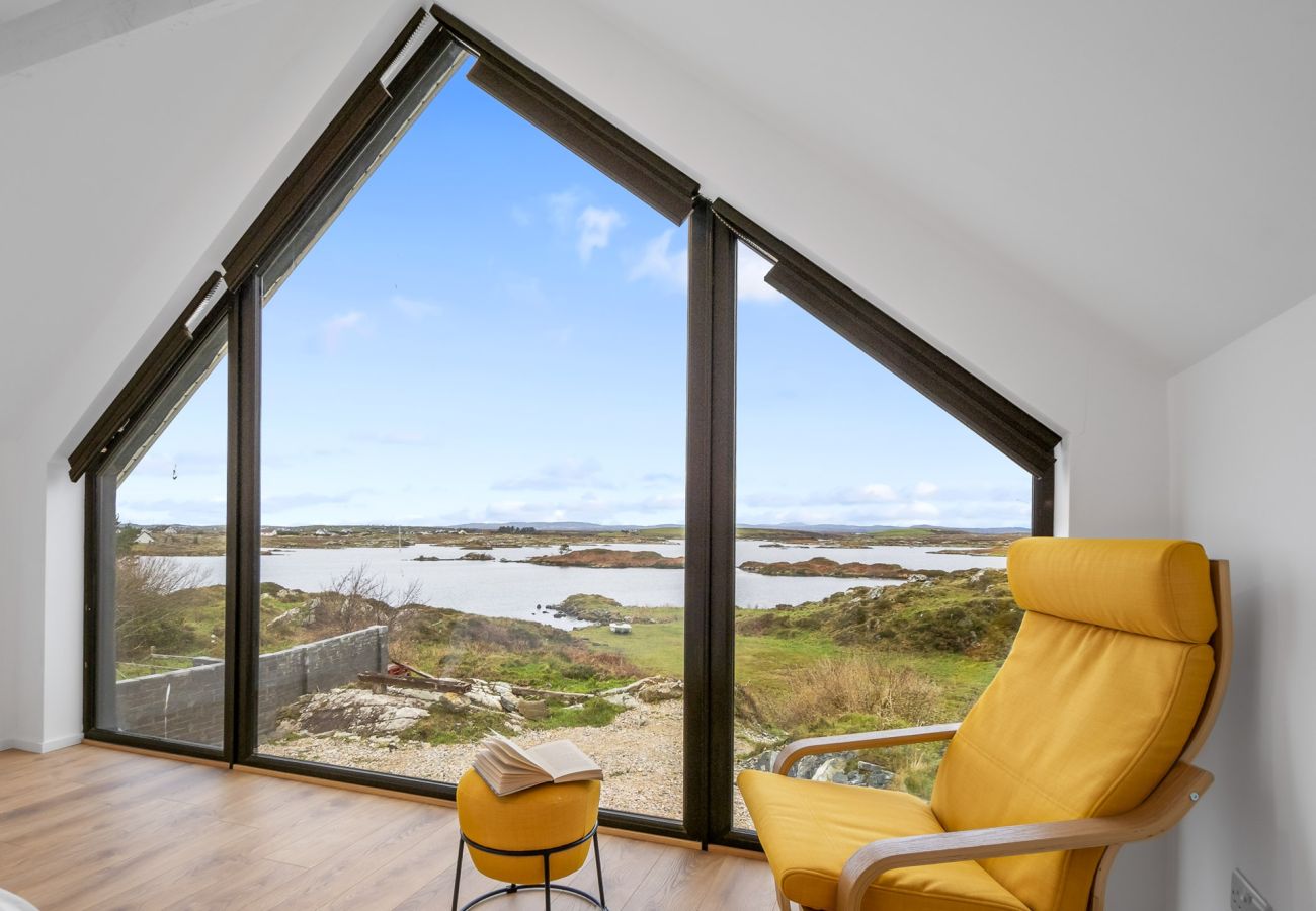 Cottage in Roundstone - GarraÍ Locha - Luxurious Cottage