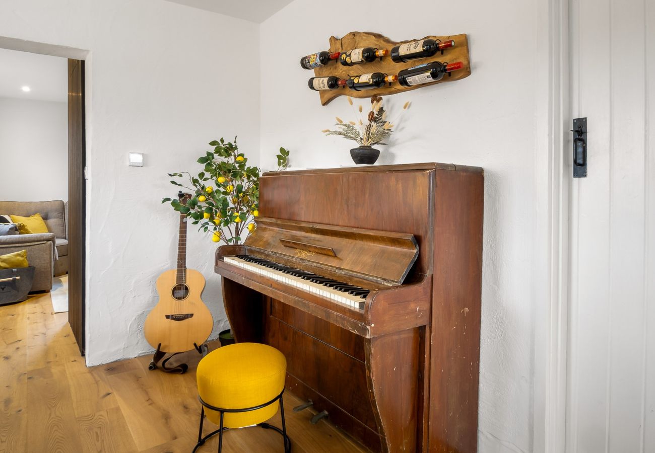 Cottage in Roundstone - GarraÍ Locha - Luxurious Cottage