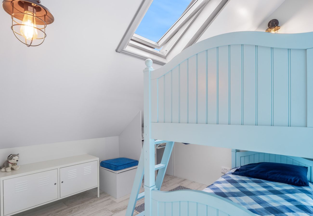 Cottage in Carna - Ocean Mist Luxurious Seaside Haven