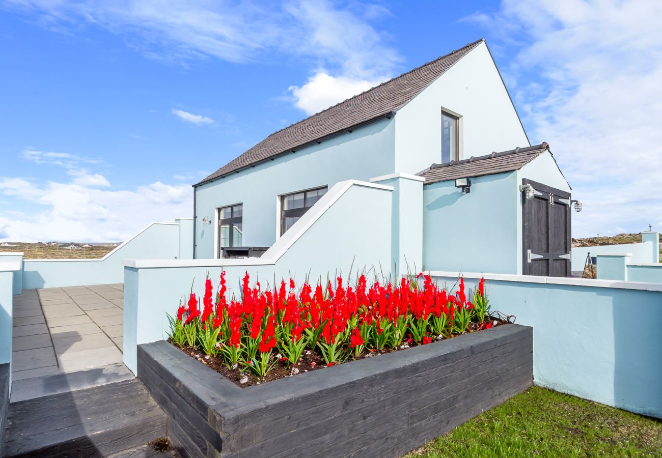 Cottage in Carna - Ocean Mist Luxurious Seaside Haven