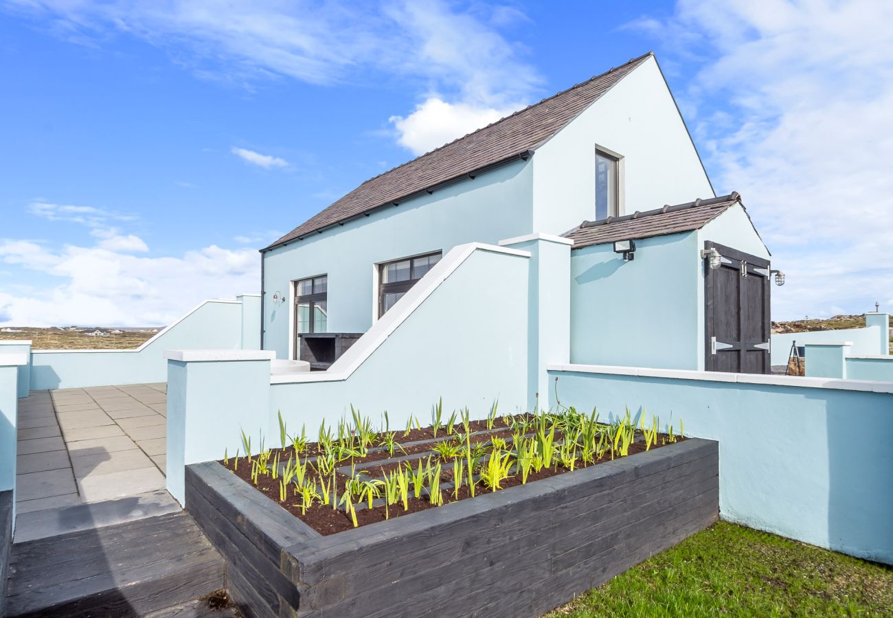 Cottage in Carna - Ocean Mist Luxurious Seaside Haven