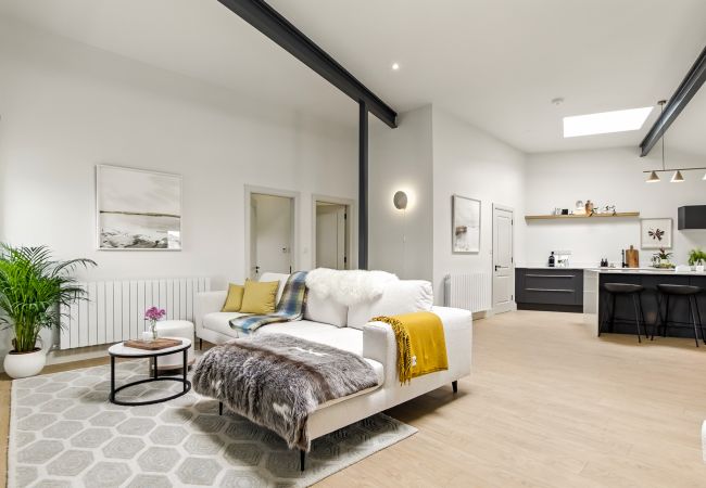 House in Clifden - The Warehouse, Clifden Modern and elegant 