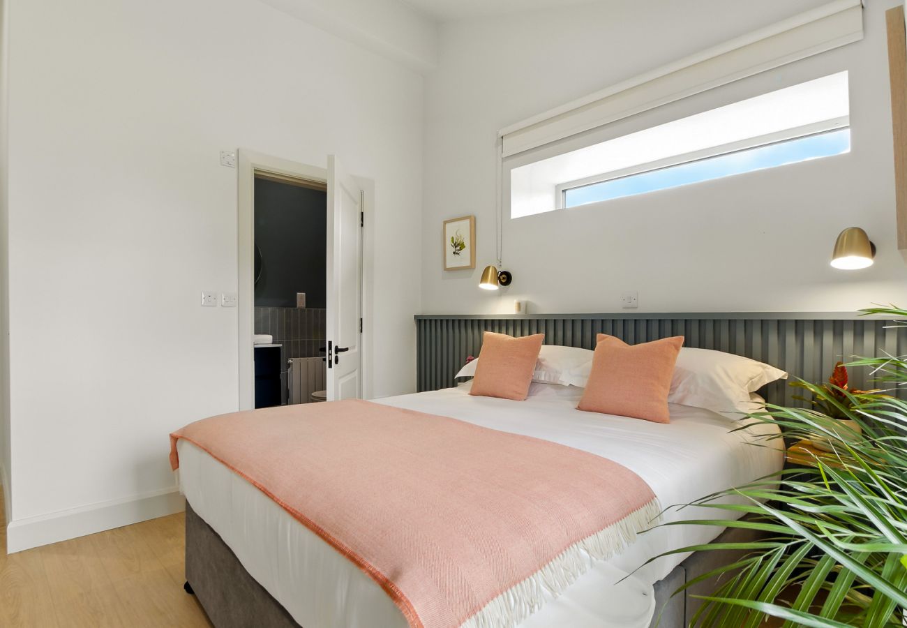 House in Clifden - The Warehouse, Clifden Modern and elegant 