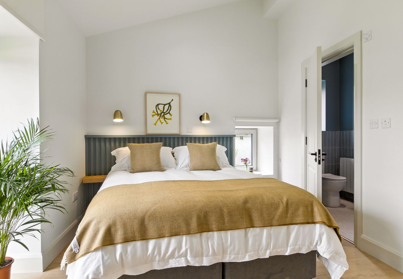 House in Clifden - The Warehouse, Clifden Modern and elegant 