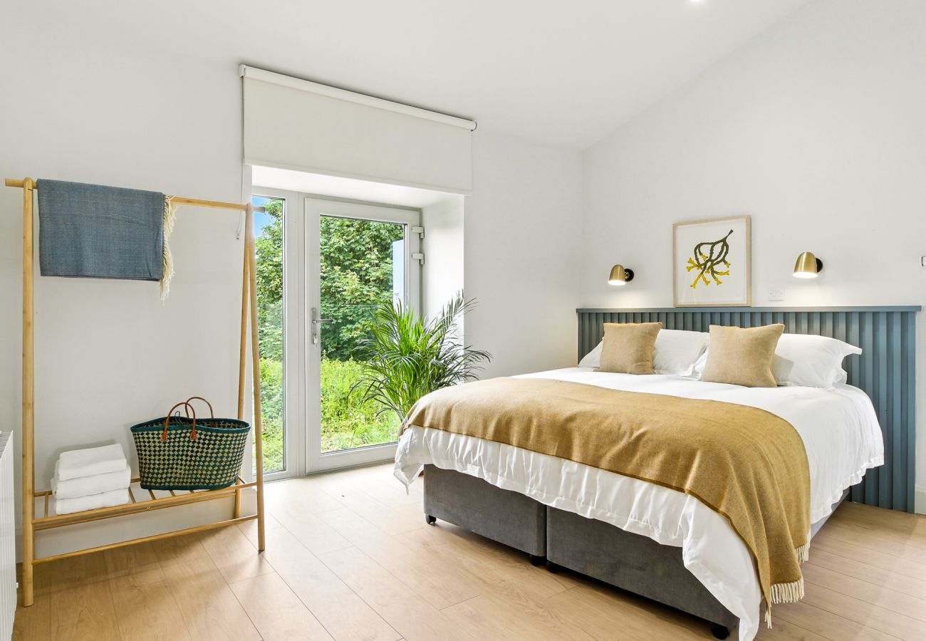 House in Clifden - The Warehouse, Clifden Modern and elegant 