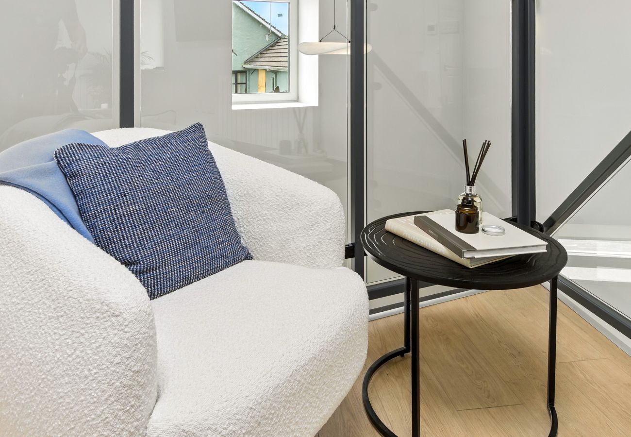 House in Clifden - The Warehouse, Clifden Modern and elegant 