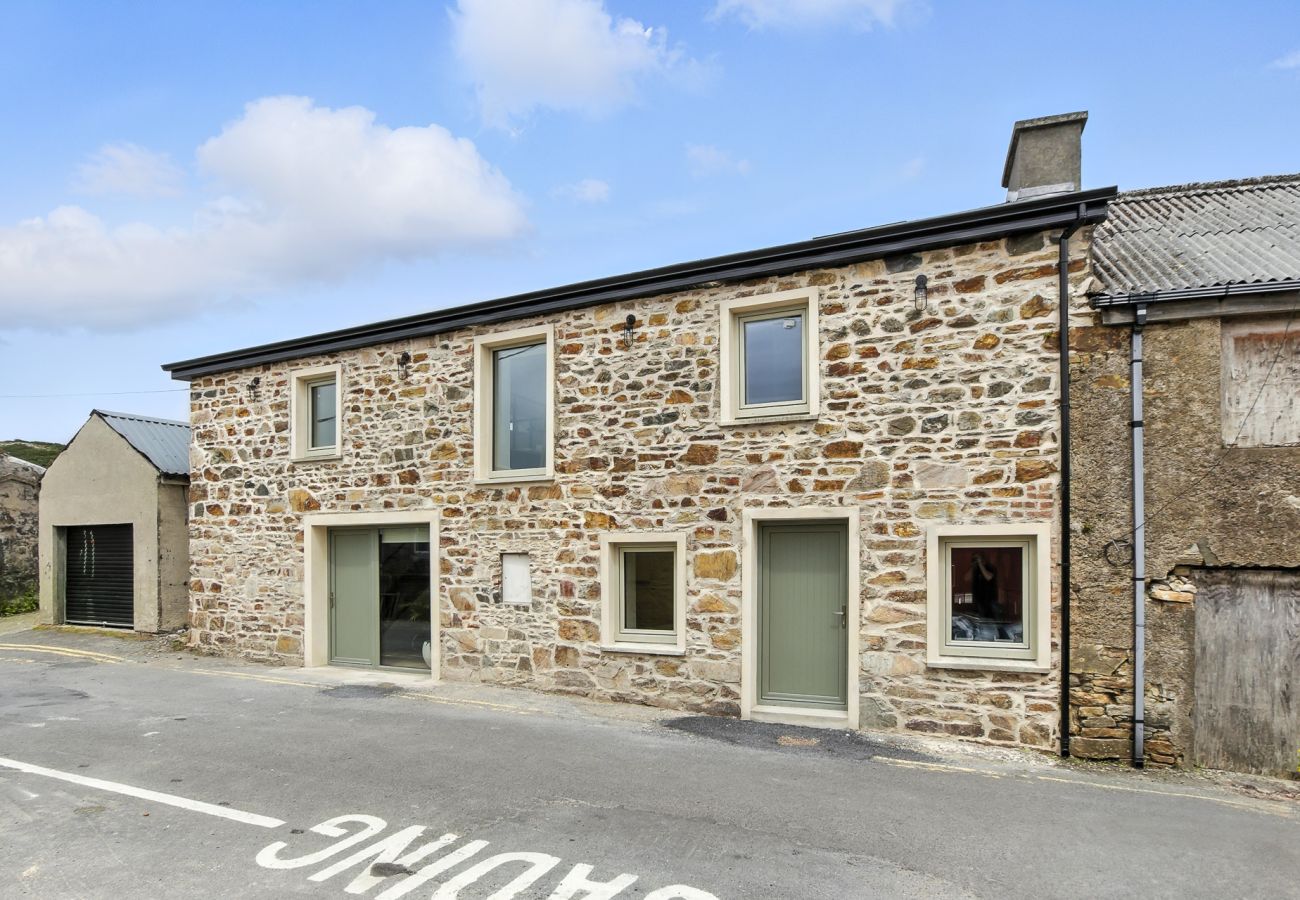 House in Clifden - The Warehouse, Clifden Modern and elegant 