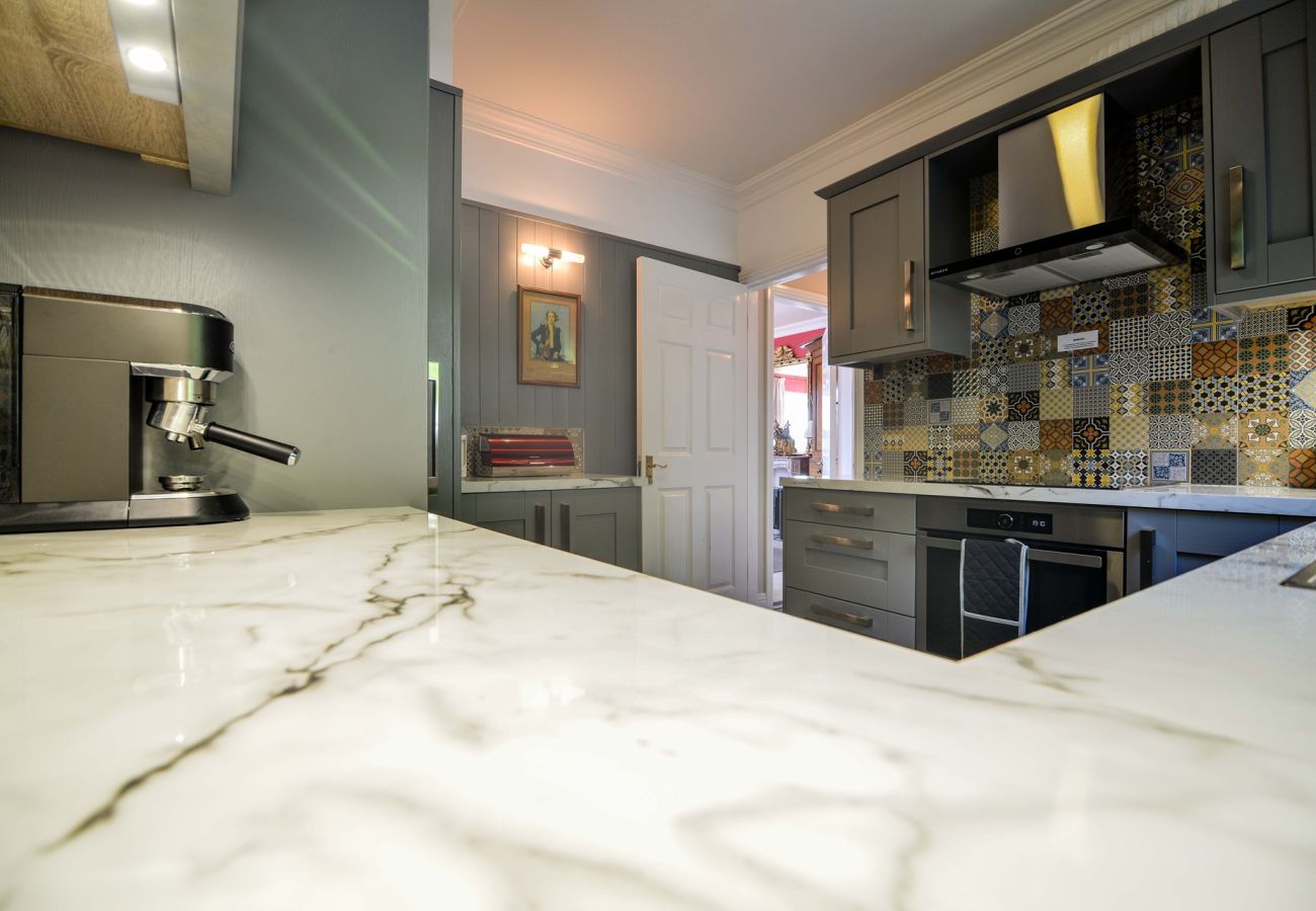 House in Clifden - The Quay House, Clifden's Oldest Building