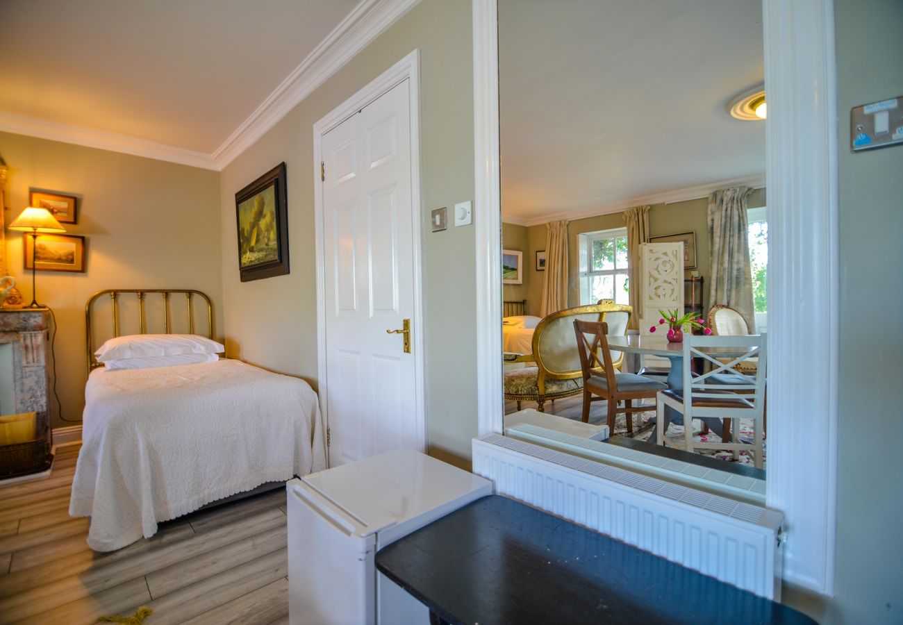 House in Clifden - The Quay House, Clifden's Oldest Building