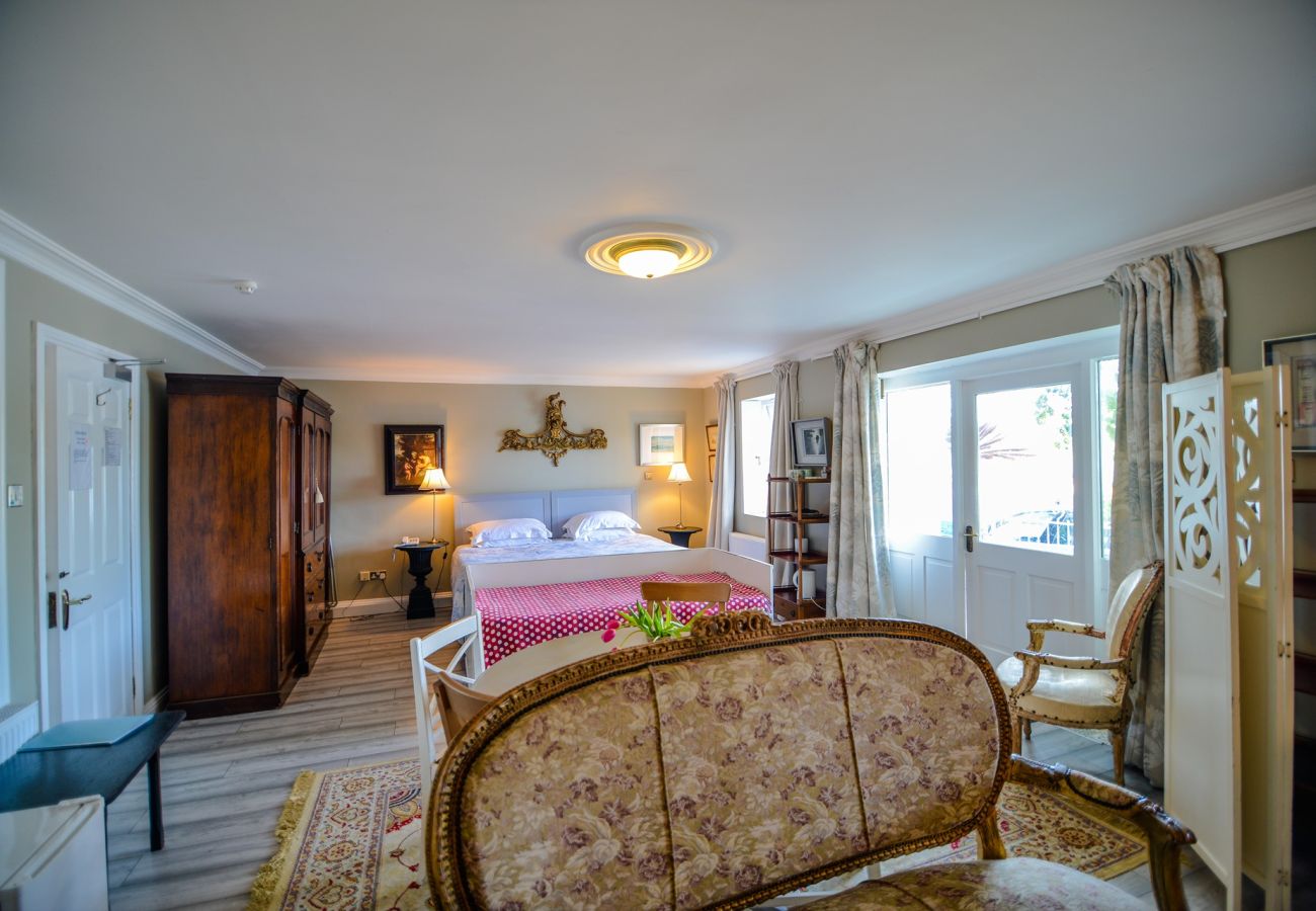 House in Clifden - The Quay House, Clifden's Oldest Building