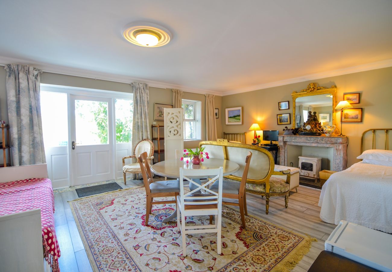 House in Clifden - The Quay House, Clifden's Oldest Building