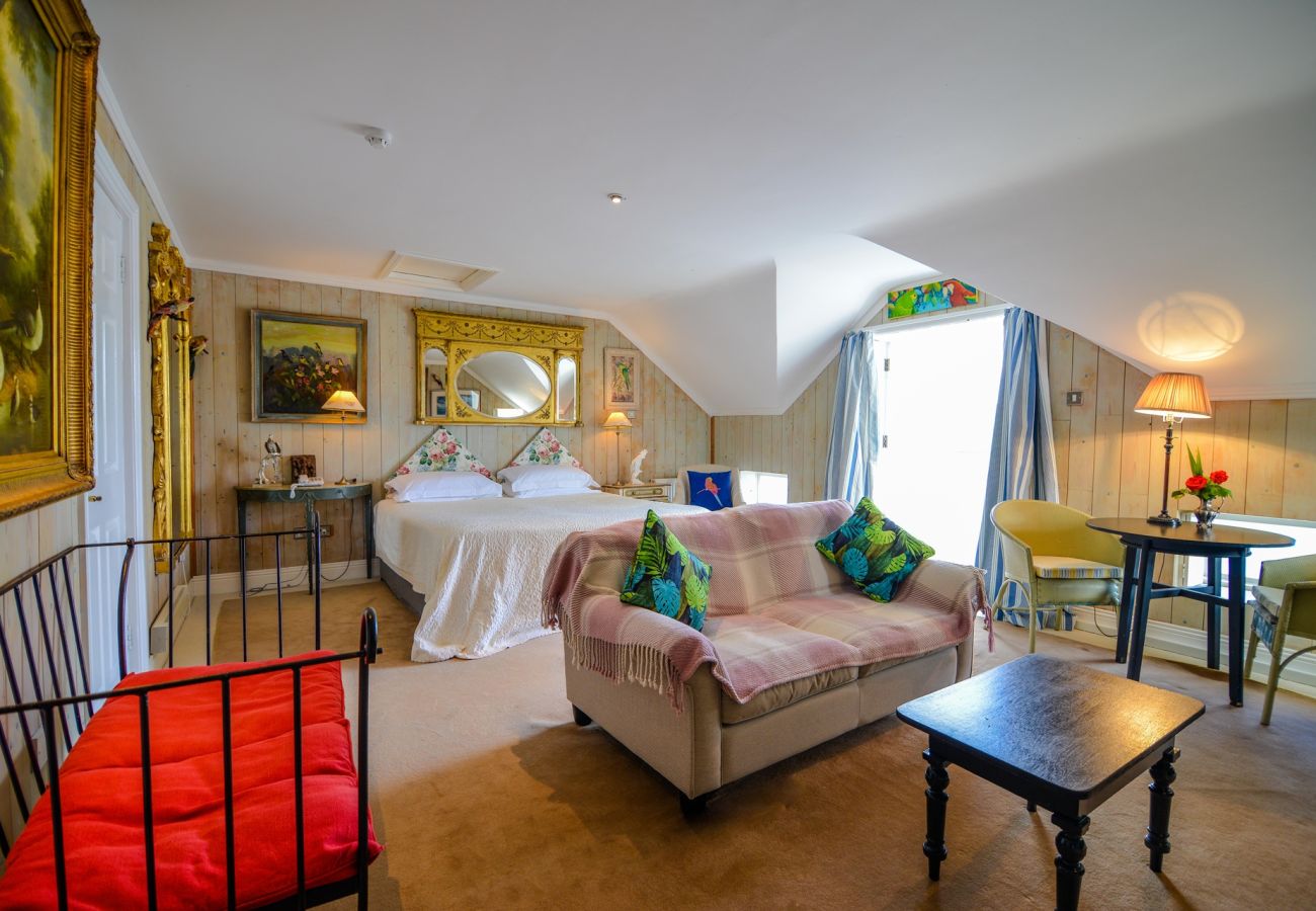 House in Clifden - The Quay House, Clifden's Oldest Building