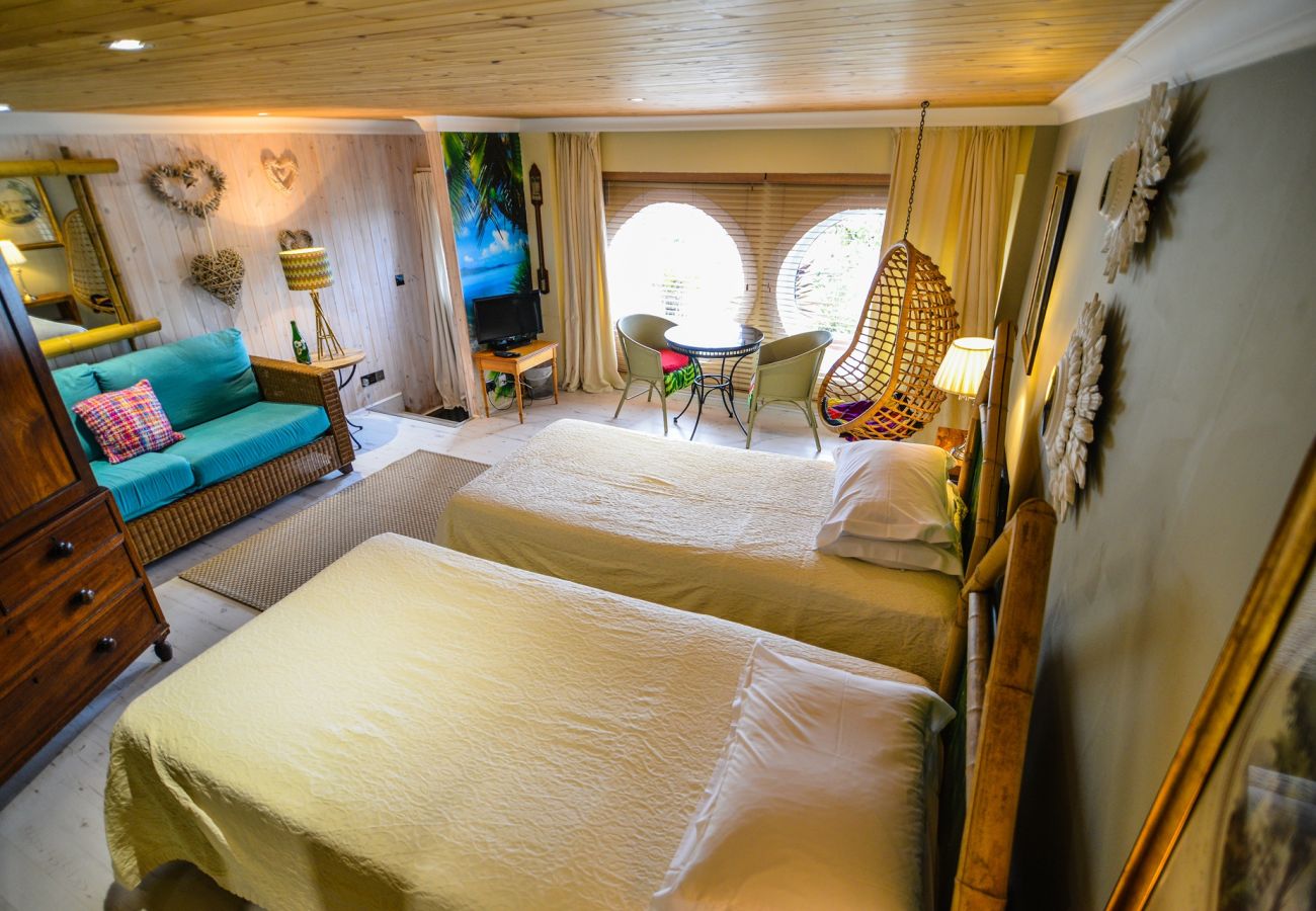 House in Clifden - The Quay House, Clifden's Oldest Building