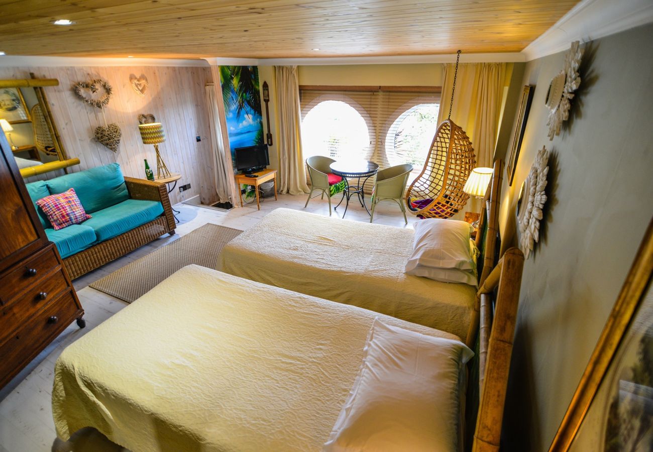 House in Clifden - The Quay House, Clifden's Oldest Building