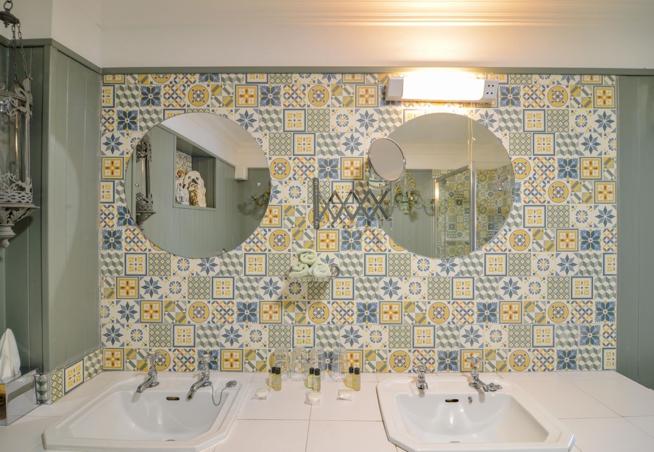 House in Clifden - The Quay House, Clifden's Oldest Building