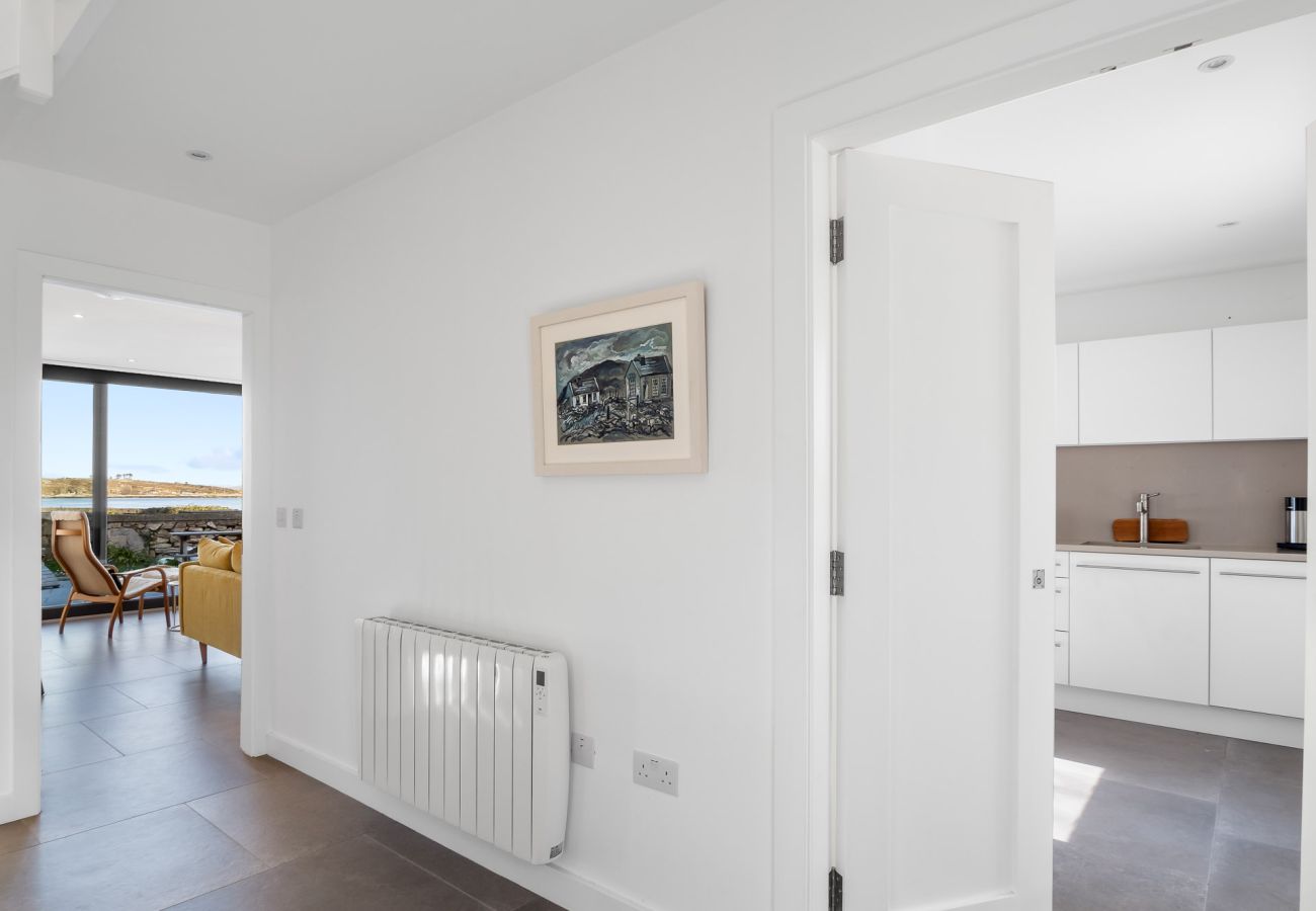 House in Roundstone - West Haven A Coastal Retreat in the Heart of Roundstone