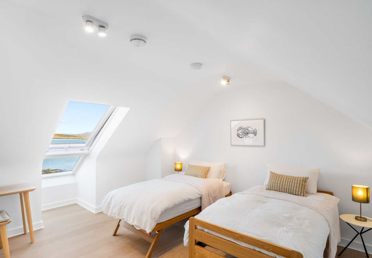 House in Roundstone - West Haven A Coastal Retreat in the Heart of Roundstone