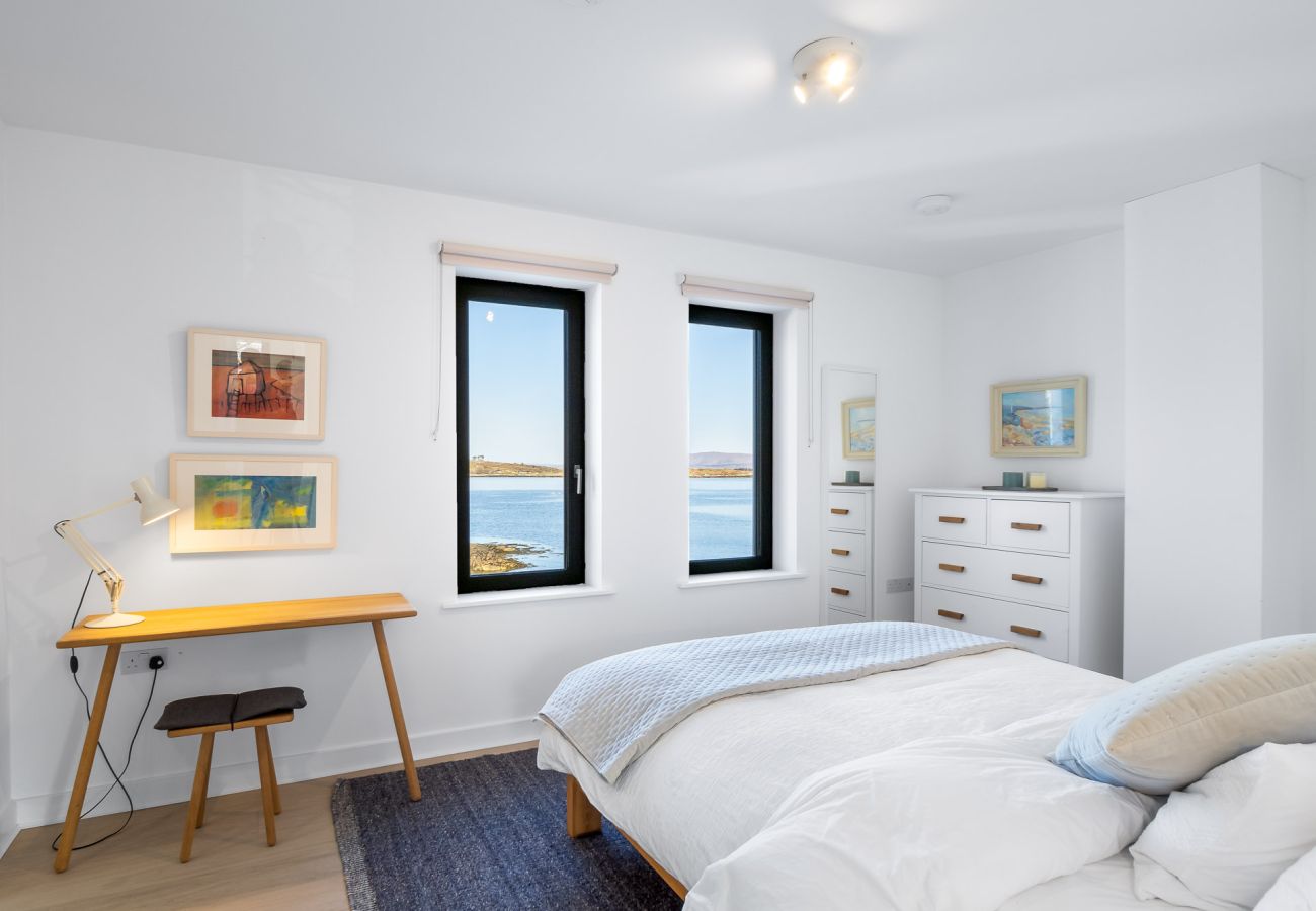 House in Roundstone - West Haven A Coastal Retreat in the Heart of Roundstone