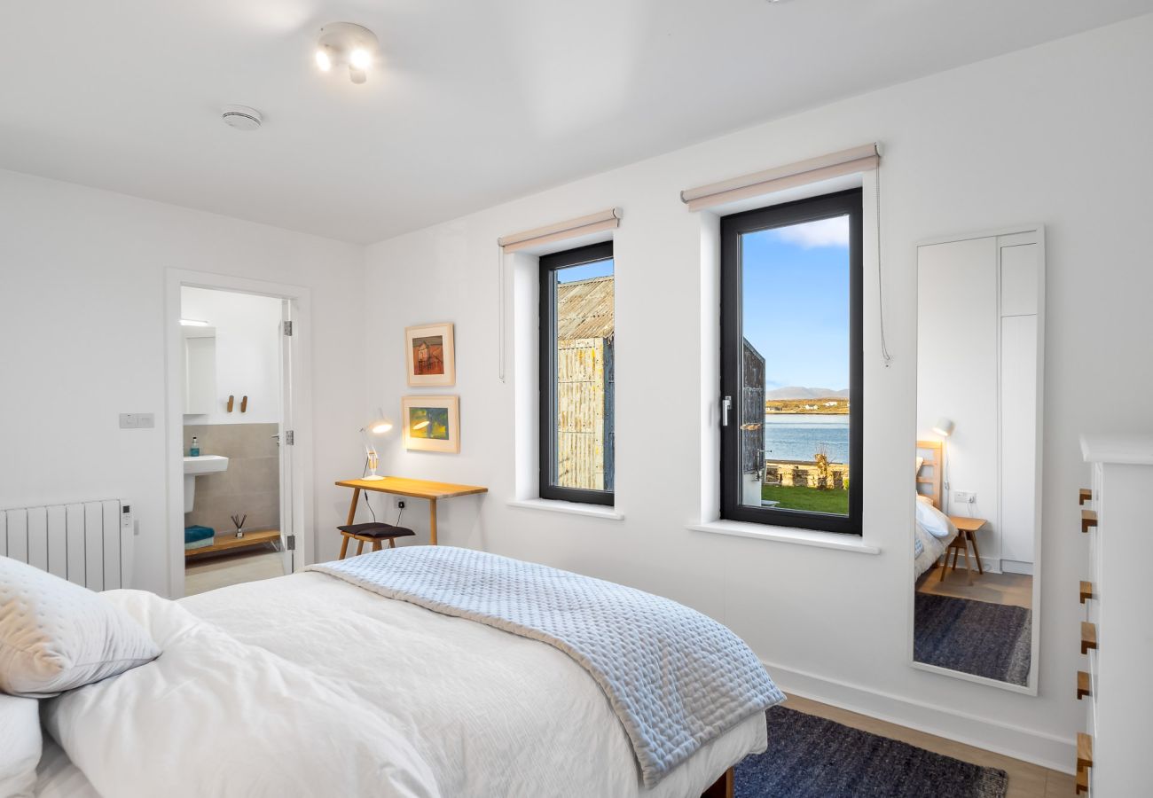 House in Roundstone - West Haven A Coastal Retreat in the Heart of Roundstone