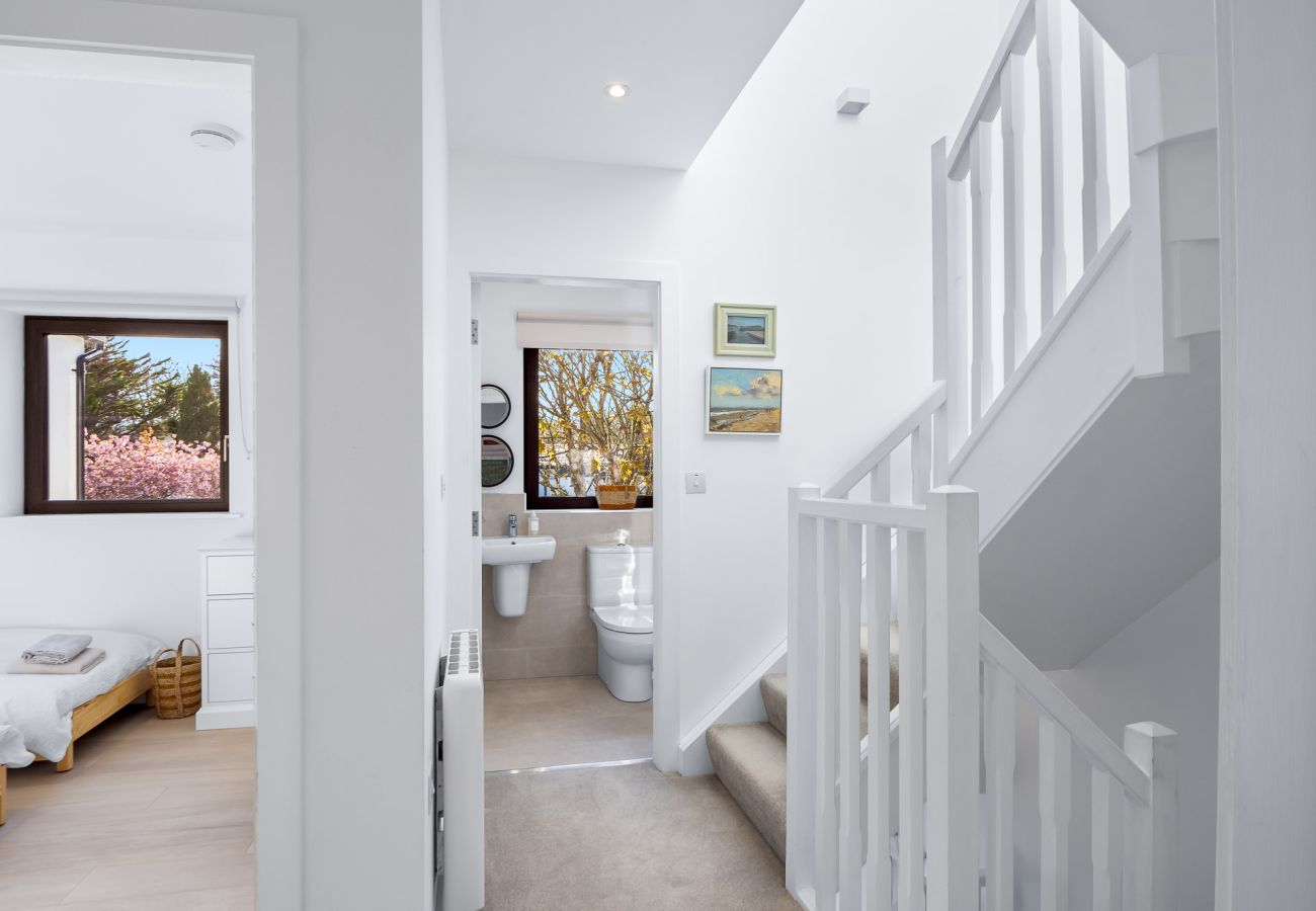 House in Roundstone - West Haven A Coastal Retreat in the Heart of Roundstone