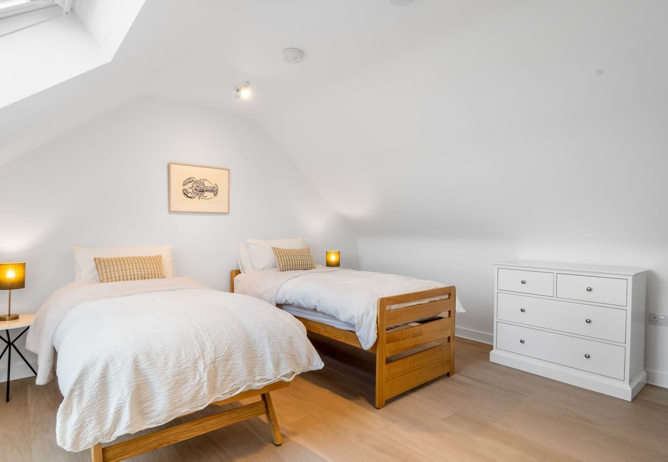 House in Roundstone - West Haven A Coastal Retreat in the Heart of Roundstone