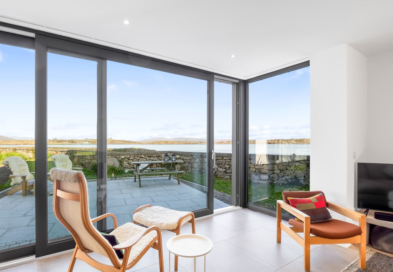 House in Roundstone - West Haven A Coastal Retreat in the Heart of Roundstone