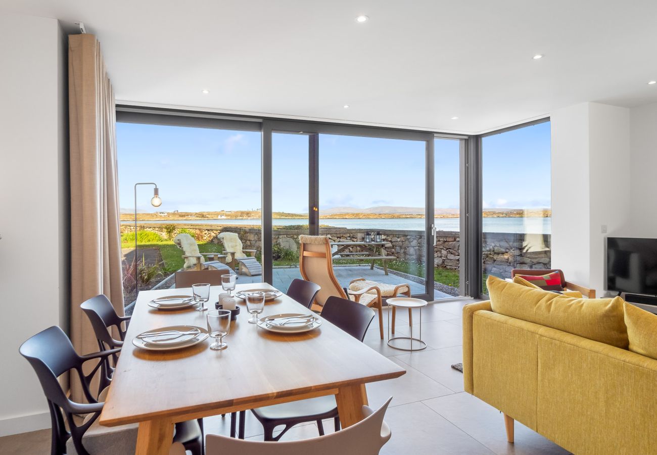 House in Roundstone - West Haven A Coastal Retreat in the Heart of Roundstone