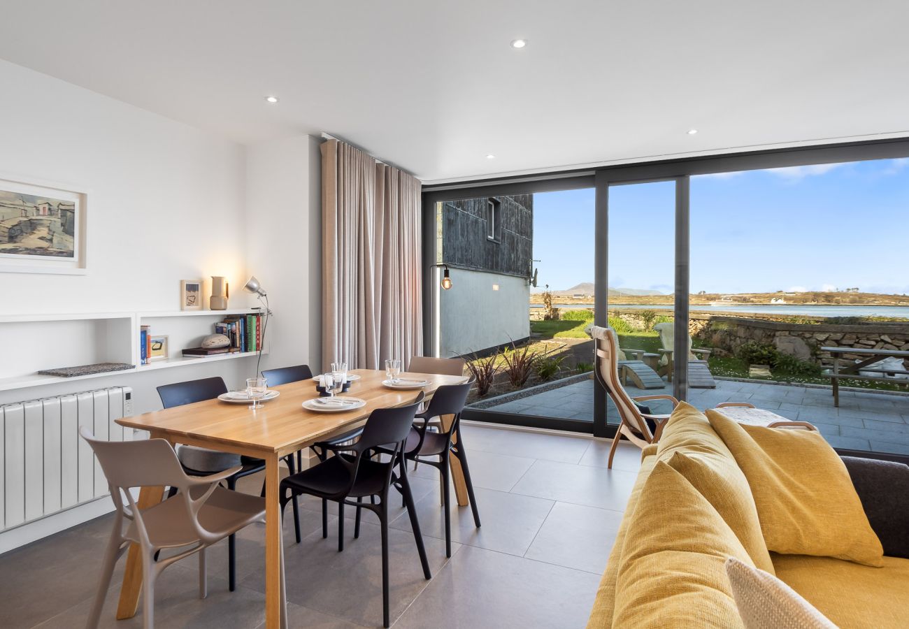 House in Roundstone - West Haven A Coastal Retreat in the Heart of Roundstone