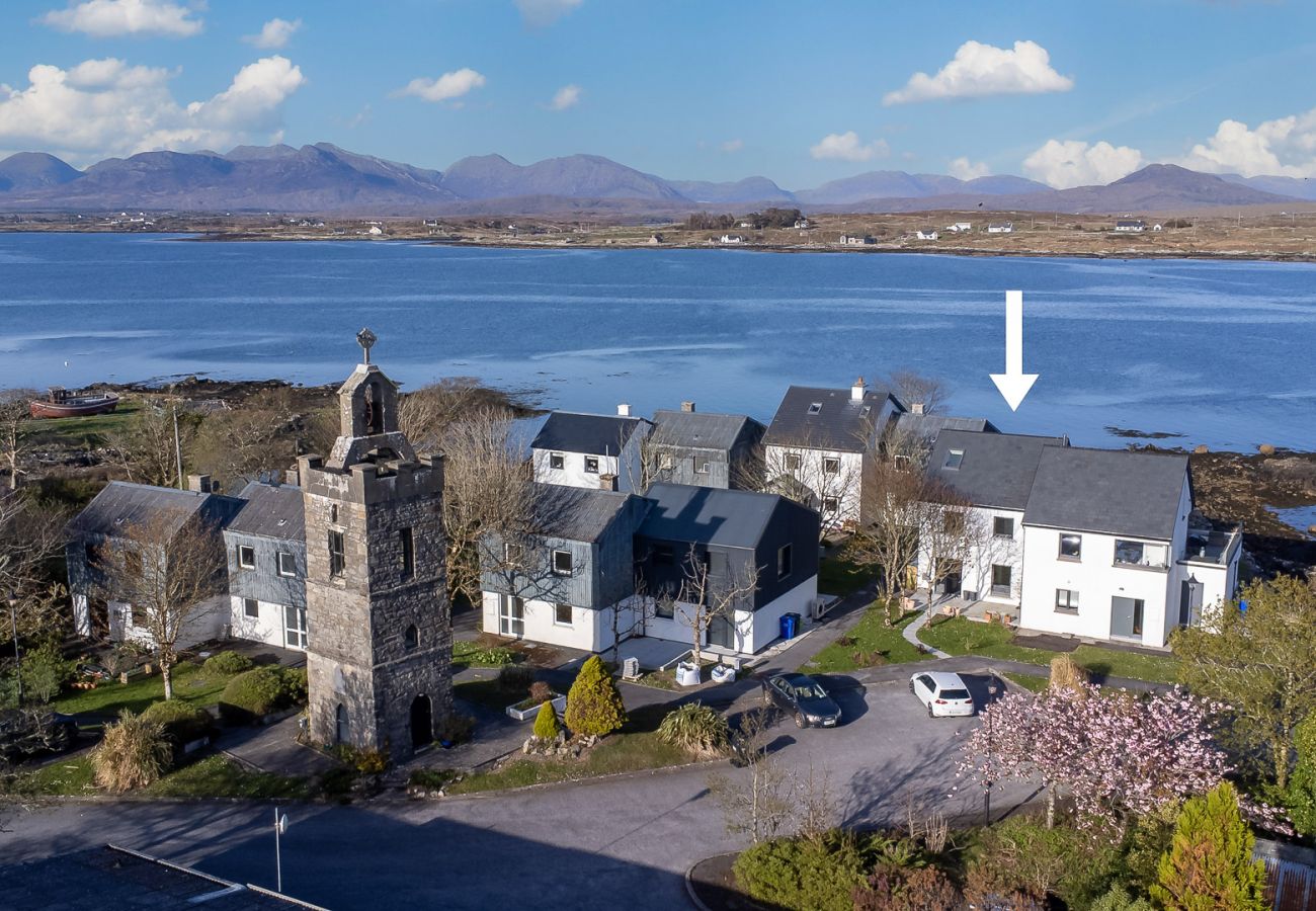 House in Roundstone - West Haven A Coastal Retreat in the Heart of Roundstone