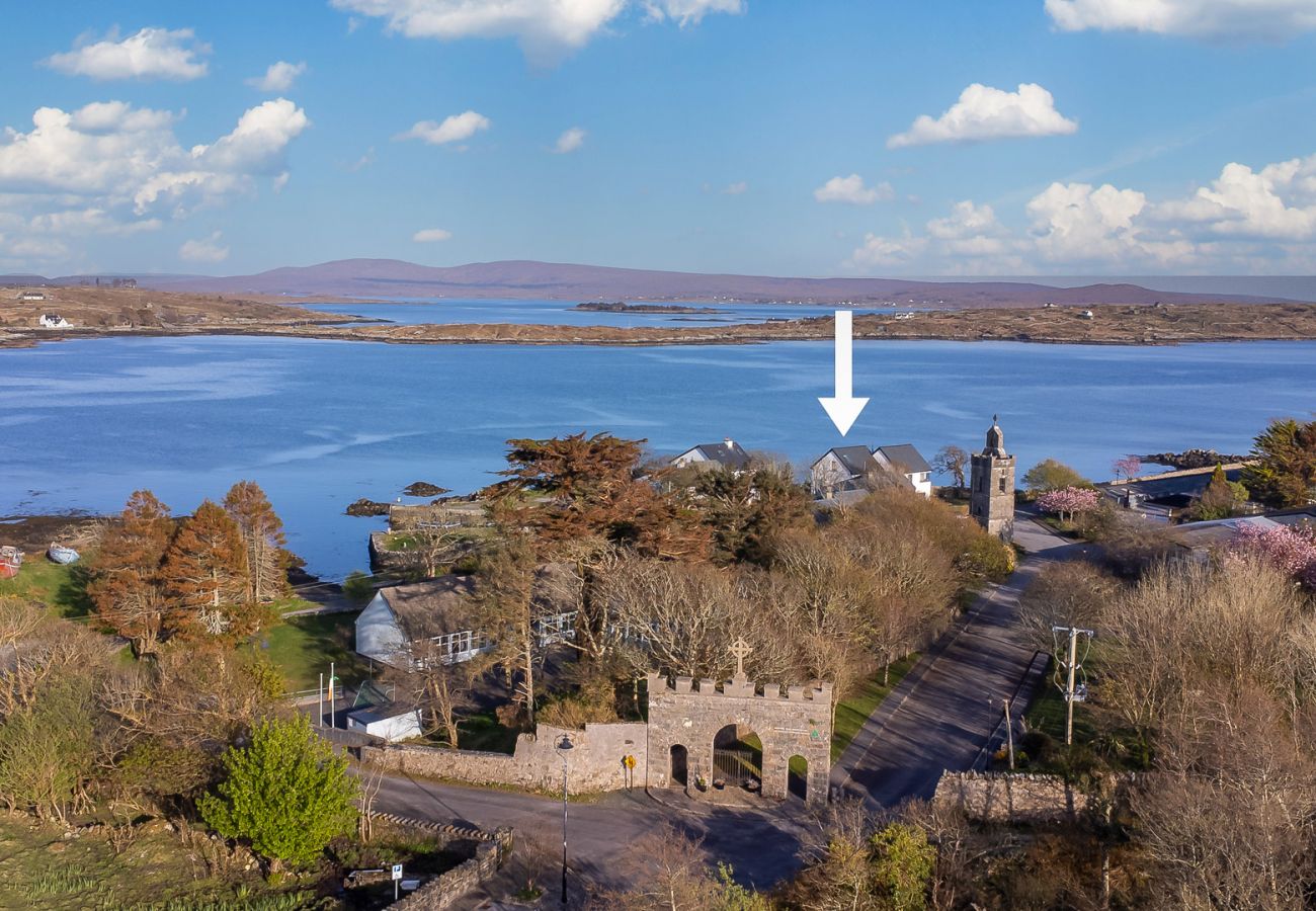 House in Roundstone - West Haven A Coastal Retreat in the Heart of Roundstone